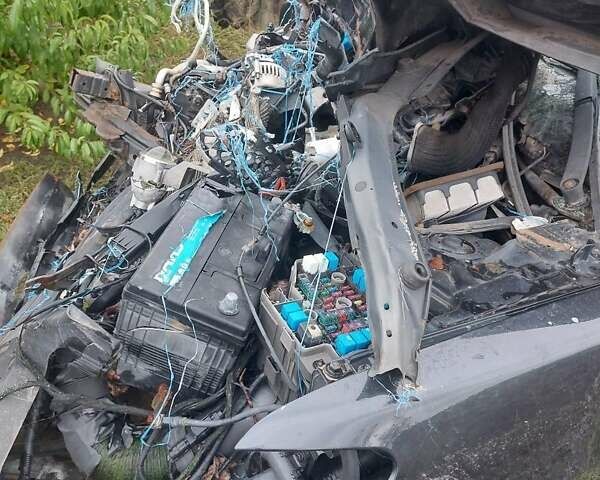 Черный Хендай Санта Фе, объемом двигателя 2.2 л и пробегом 280 тыс. км за 1800 $, фото 2 на Automoto.ua