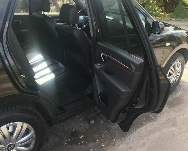 Черный Хендай Санта Фе, объемом двигателя 2.2 л и пробегом 264 тыс. км за 10800 $, фото 17 на Automoto.ua