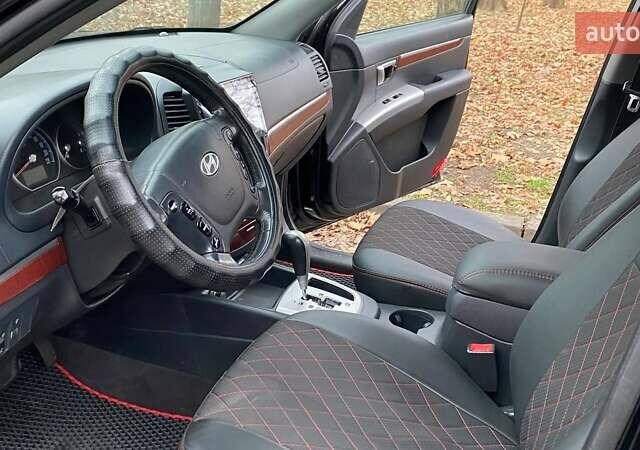 Черный Хендай Санта Фе, объемом двигателя 2.7 л и пробегом 307 тыс. км за 8900 $, фото 24 на Automoto.ua