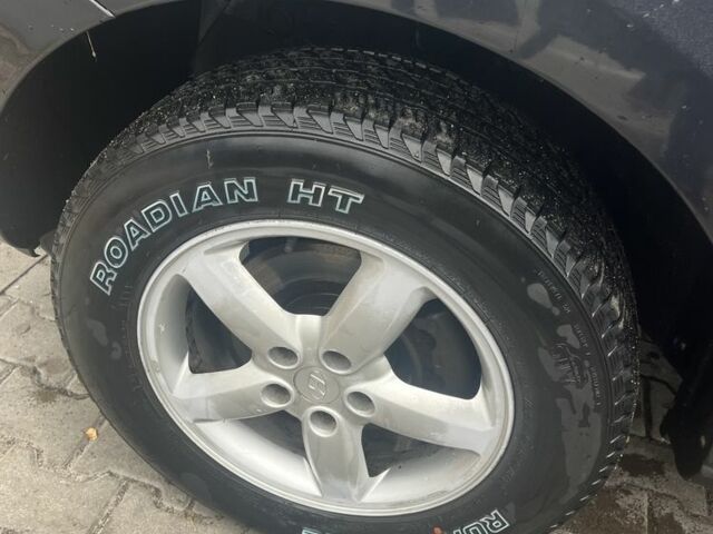 Черный Хендай Санта Фе, объемом двигателя 2.2 л и пробегом 271 тыс. км за 12500 $, фото 3 на Automoto.ua