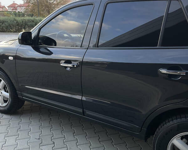 Черный Хендай Санта Фе, объемом двигателя 2.19 л и пробегом 235 тыс. км за 9999 $, фото 11 на Automoto.ua