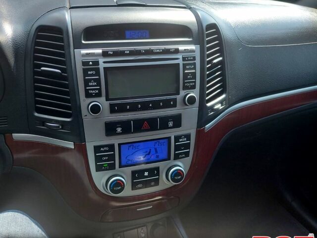 Черный Хендай Санта Фе, объемом двигателя 2.7 л и пробегом 300 тыс. км за 10200 $, фото 8 на Automoto.ua