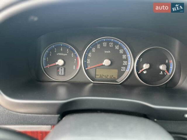 Чорний Хендай Санта Фе, об'ємом двигуна 2.7 л та пробігом 324 тис. км за 8500 $, фото 11 на Automoto.ua