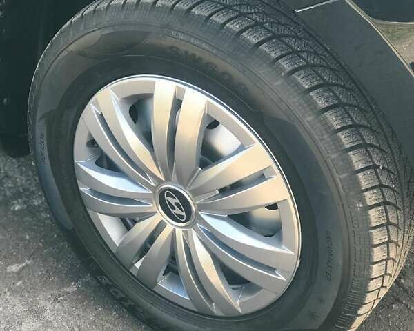 Черный Хендай Санта Фе, объемом двигателя 2.2 л и пробегом 264 тыс. км за 10800 $, фото 22 на Automoto.ua