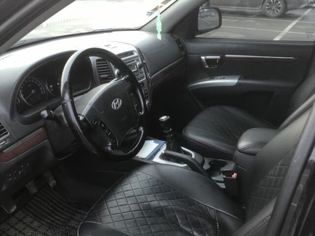 Черный Хендай Санта Фе, объемом двигателя 2.2 л и пробегом 242 тыс. км за 9600 $, фото 5 на Automoto.ua