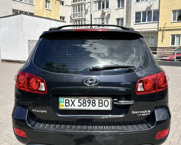 Черный Хендай Санта Фе, объемом двигателя 2.66 л и пробегом 241 тыс. км за 9700 $, фото 3 на Automoto.ua