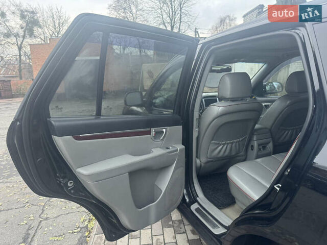 Черный Хендай Санта Фе, объемом двигателя 2.66 л и пробегом 223 тыс. км за 7900 $, фото 29 на Automoto.ua