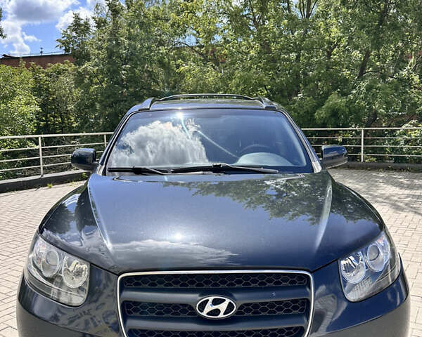 Черный Хендай Санта Фе, объемом двигателя 2.66 л и пробегом 241 тыс. км за 9700 $, фото 10 на Automoto.ua