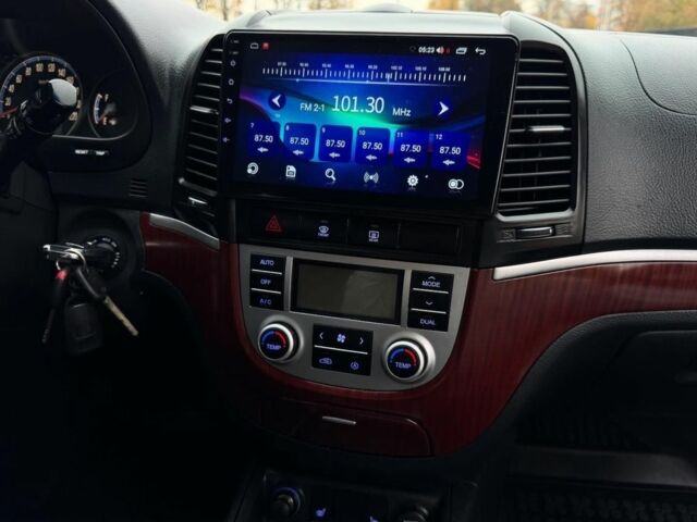 Черный Хендай Санта Фе, объемом двигателя 2.2 л и пробегом 248 тыс. км за 9900 $, фото 13 на Automoto.ua