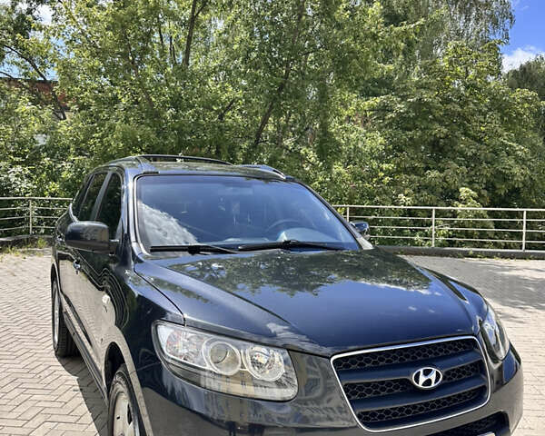 Черный Хендай Санта Фе, объемом двигателя 2.66 л и пробегом 241 тыс. км за 9700 $, фото 9 на Automoto.ua