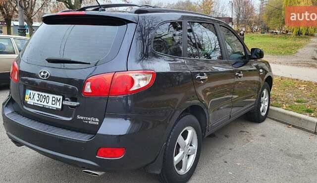 Черный Хендай Санта Фе, объемом двигателя 2.7 л и пробегом 182 тыс. км за 10000 $, фото 6 на Automoto.ua