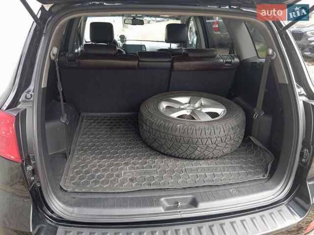 Черный Хендай Санта Фе, объемом двигателя 2.7 л и пробегом 188 тыс. км за 8500 $, фото 3 на Automoto.ua