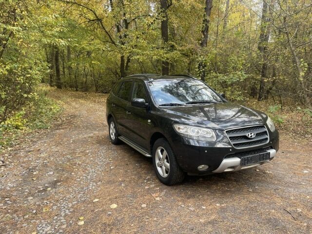 Черный Хендай Санта Фе, объемом двигателя 2.2 л и пробегом 200 тыс. км за 6000 $, фото 1 на Automoto.ua