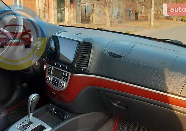 Черный Хендай Санта Фе, объемом двигателя 2.2 л и пробегом 230 тыс. км за 10700 $, фото 16 на Automoto.ua