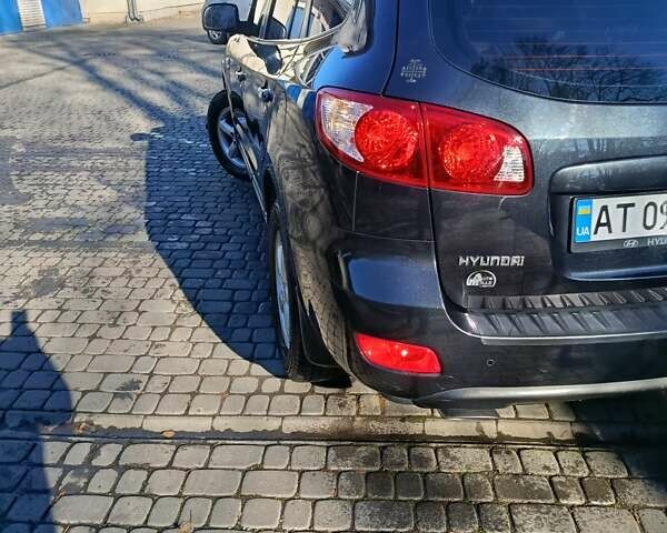 Черный Хендай Санта Фе, объемом двигателя 2.19 л и пробегом 179 тыс. км за 10300 $, фото 8 на Automoto.ua