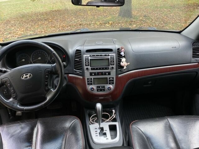 Черный Хендай Санта Фе, объемом двигателя 2.2 л и пробегом 267 тыс. км за 10000 $, фото 6 на Automoto.ua