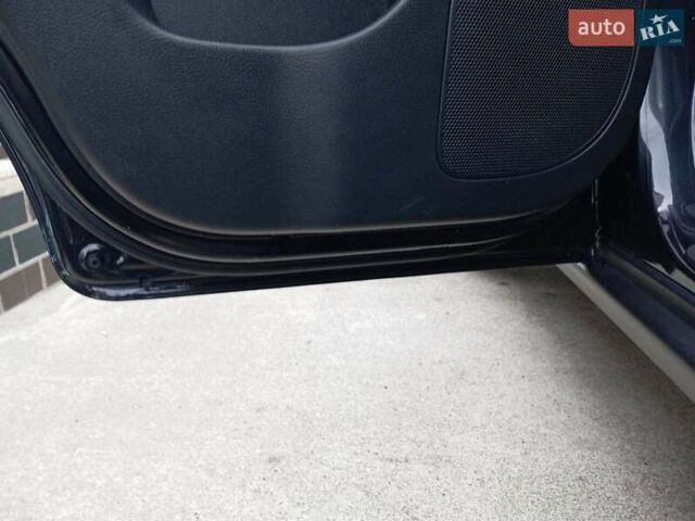 Черный Хендай Санта Фе, объемом двигателя 2.19 л и пробегом 263 тыс. км за 11200 $, фото 15 на Automoto.ua
