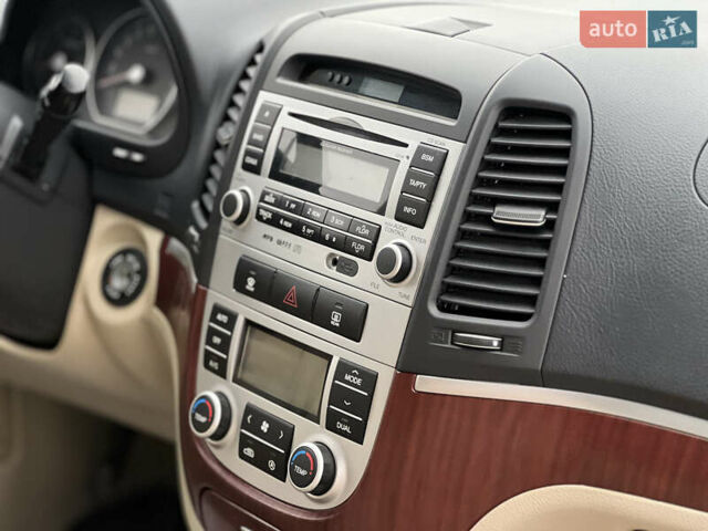 Черный Хендай Санта Фе, объемом двигателя 2.2 л и пробегом 207 тыс. км за 10500 $, фото 36 на Automoto.ua