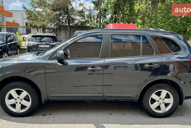 Черный Хендай Санта Фе, объемом двигателя 2.66 л и пробегом 323 тыс. км за 9500 $, фото 2 на Automoto.ua