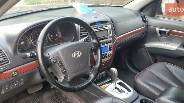 Черный Хендай Санта Фе, объемом двигателя 2.66 л и пробегом 141 тыс. км за 10600 $, фото 15 на Automoto.ua