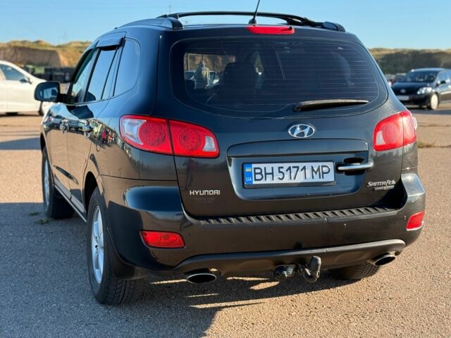 Черный Хендай Санта Фе, объемом двигателя 2.2 л и пробегом 270 тыс. км за 10500 $, фото 7 на Automoto.ua