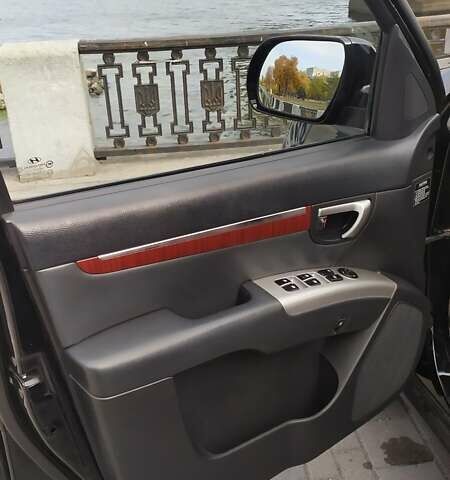 Черный Хендай Санта Фе, объемом двигателя 2.19 л и пробегом 208 тыс. км за 9200 $, фото 18 на Automoto.ua