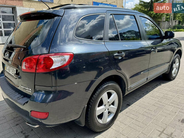 Черный Хендай Санта Фе, объемом двигателя 2.66 л и пробегом 323 тыс. км за 9500 $, фото 5 на Automoto.ua