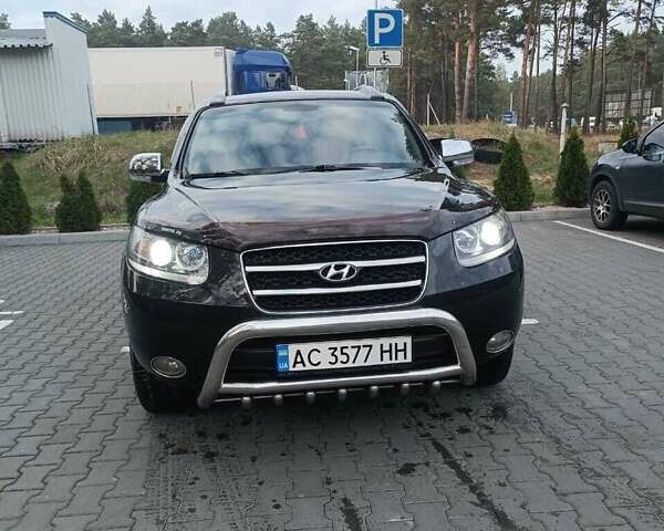 Черный Хендай Санта Фе, объемом двигателя 2.19 л и пробегом 269 тыс. км за 11500 $, фото 1 на Automoto.ua