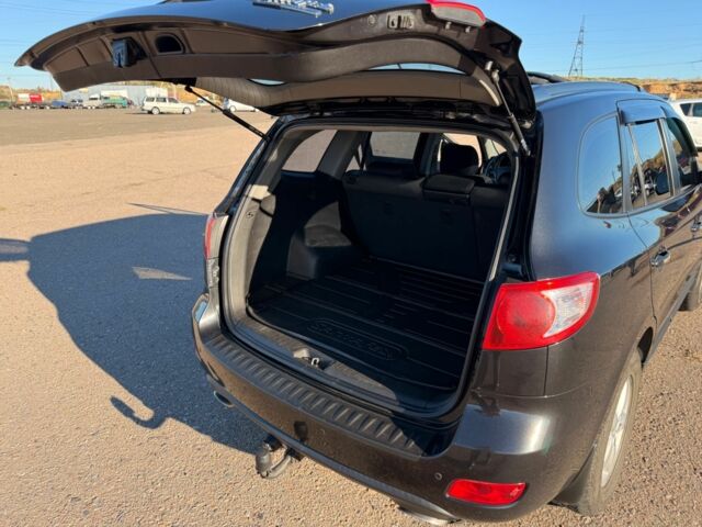 Черный Хендай Санта Фе, объемом двигателя 2.2 л и пробегом 270 тыс. км за 10500 $, фото 17 на Automoto.ua