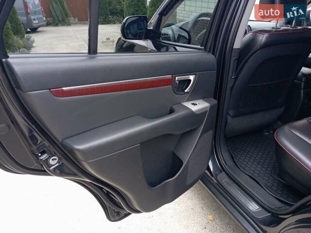 Черный Хендай Санта Фе, объемом двигателя 2.19 л и пробегом 263 тыс. км за 11200 $, фото 16 на Automoto.ua