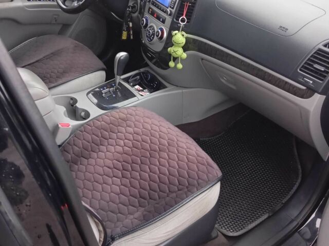 Черный Хендай Санта Фе, объемом двигателя 3.3 л и пробегом 238 тыс. км за 9000 $, фото 2 на Automoto.ua