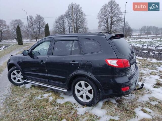 Черный Хендай Санта Фе, объемом двигателя 2.19 л и пробегом 198 тыс. км за 10900 $, фото 4 на Automoto.ua