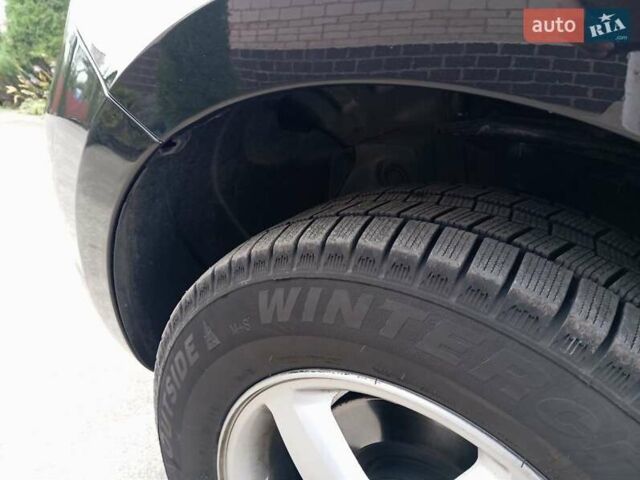 Черный Хендай Санта Фе, объемом двигателя 2.19 л и пробегом 263 тыс. км за 11200 $, фото 8 на Automoto.ua