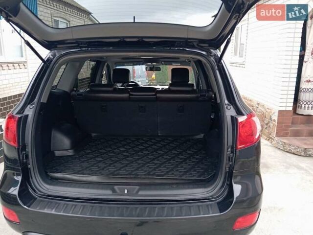 Черный Хендай Санта Фе, объемом двигателя 2.19 л и пробегом 263 тыс. км за 11200 $, фото 18 на Automoto.ua