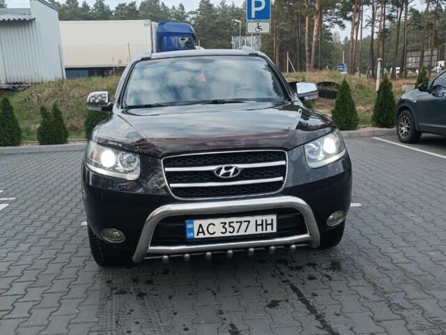 Черный Хендай Санта Фе, объемом двигателя 2.2 л и пробегом 269 тыс. км за 275 $, фото 1 на Automoto.ua