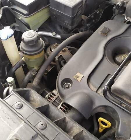 Черный Хендай Санта Фе, объемом двигателя 2.19 л и пробегом 208 тыс. км за 9200 $, фото 9 на Automoto.ua