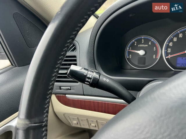 Черный Хендай Санта Фе, объемом двигателя 2.2 л и пробегом 207 тыс. км за 10500 $, фото 70 на Automoto.ua