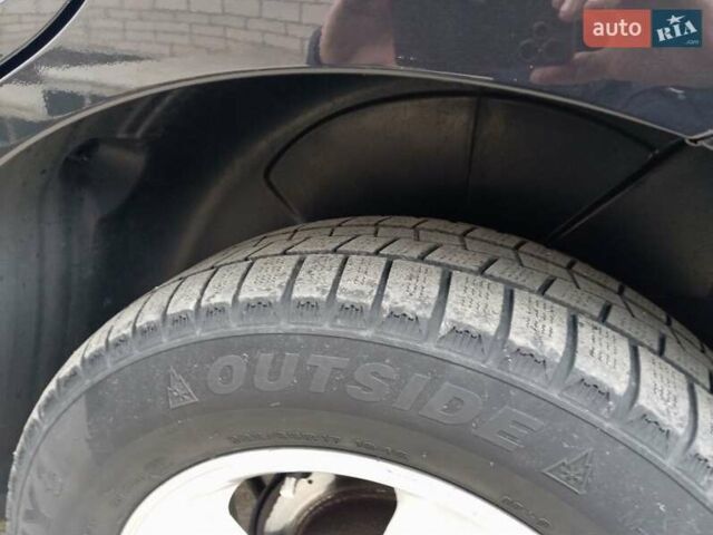 Черный Хендай Санта Фе, объемом двигателя 2.19 л и пробегом 263 тыс. км за 11200 $, фото 10 на Automoto.ua