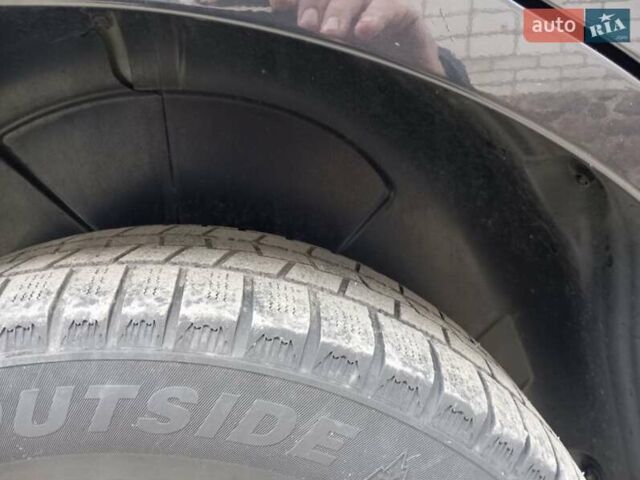 Черный Хендай Санта Фе, объемом двигателя 2.19 л и пробегом 263 тыс. км за 11200 $, фото 9 на Automoto.ua