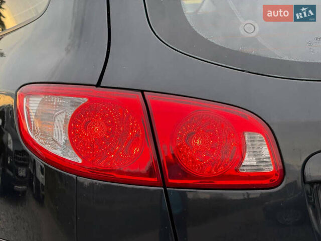 Черный Хендай Санта Фе, объемом двигателя 2.2 л и пробегом 159 тыс. км за 11300 $, фото 14 на Automoto.ua