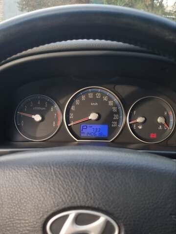 Черный Хендай Санта Фе, объемом двигателя 2.66 л и пробегом 141 тыс. км за 10600 $, фото 11 на Automoto.ua