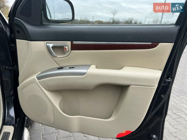 Черный Хендай Санта Фе, объемом двигателя 2.2 л и пробегом 207 тыс. км за 10500 $, фото 53 на Automoto.ua