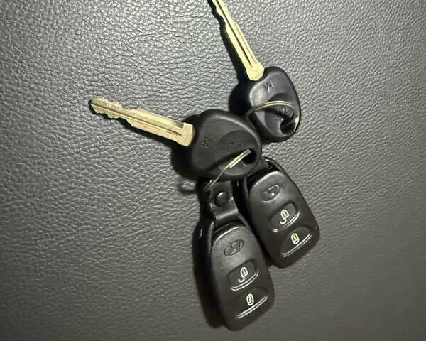 Чорний Хендай Санта Фе, об'ємом двигуна 2.2 л та пробігом 163 тис. км за 9999 $, фото 16 на Automoto.ua