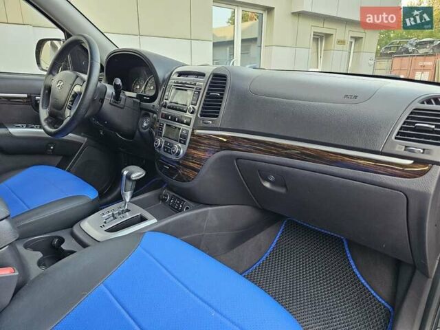 Черный Хендай Санта Фе, объемом двигателя 2.36 л и пробегом 247 тыс. км за 11700 $, фото 15 на Automoto.ua