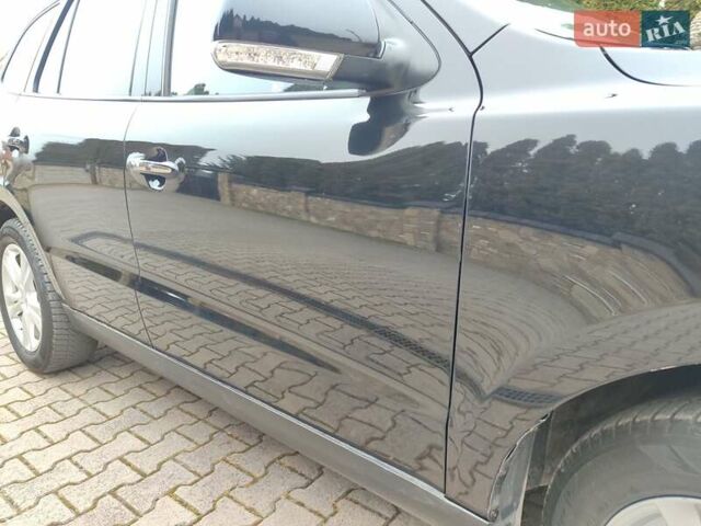 Черный Хендай Санта Фе, объемом двигателя 2.2 л и пробегом 250 тыс. км за 12550 $, фото 6 на Automoto.ua