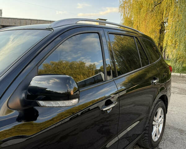 Черный Хендай Санта Фе, объемом двигателя 2.2 л и пробегом 257 тыс. км за 12300 $, фото 7 на Automoto.ua