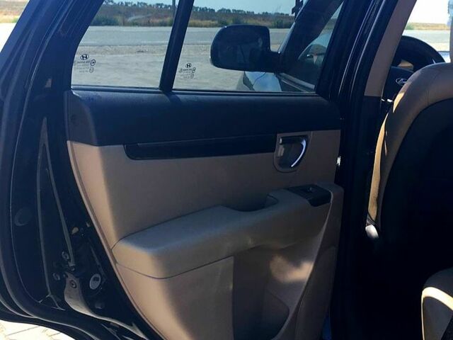 Черный Хендай Санта Фе, объемом двигателя 2.2 л и пробегом 188 тыс. км за 13100 $, фото 7 на Automoto.ua