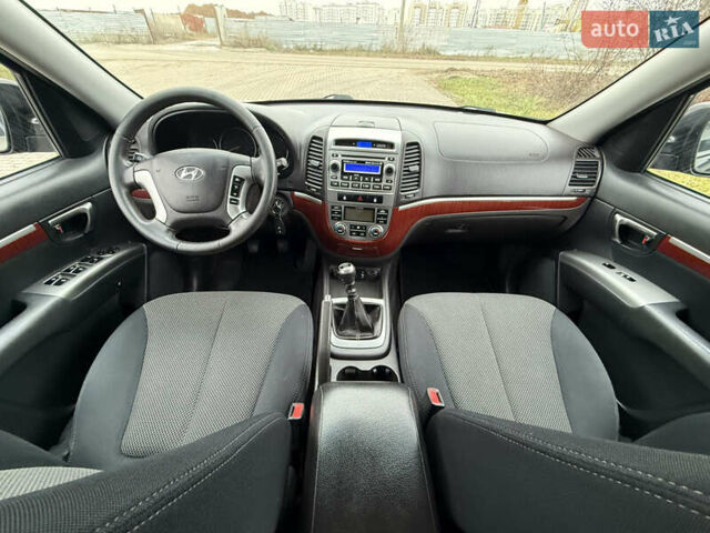 Чорний Хендай Санта Фе, об'ємом двигуна 2.2 л та пробігом 163 тис. км за 9999 $, фото 9 на Automoto.ua