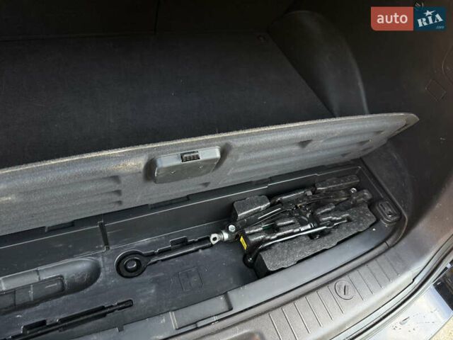 Черный Хендай Санта Фе, объемом двигателя 2.2 л и пробегом 257 тыс. км за 12300 $, фото 24 на Automoto.ua