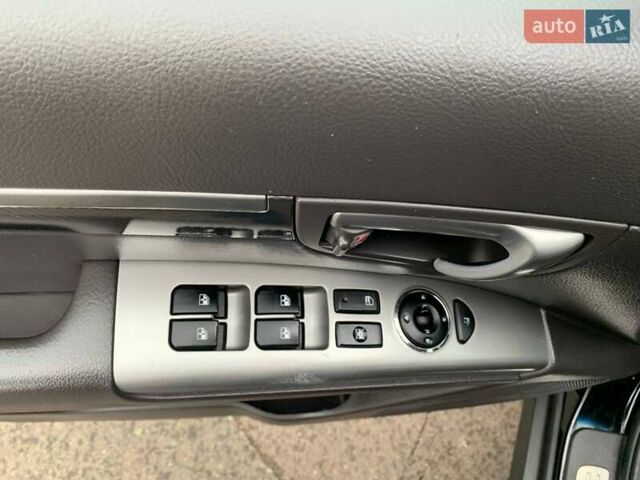 Черный Хендай Санта Фе, объемом двигателя 2.2 л и пробегом 232 тыс. км за 13100 $, фото 11 на Automoto.ua